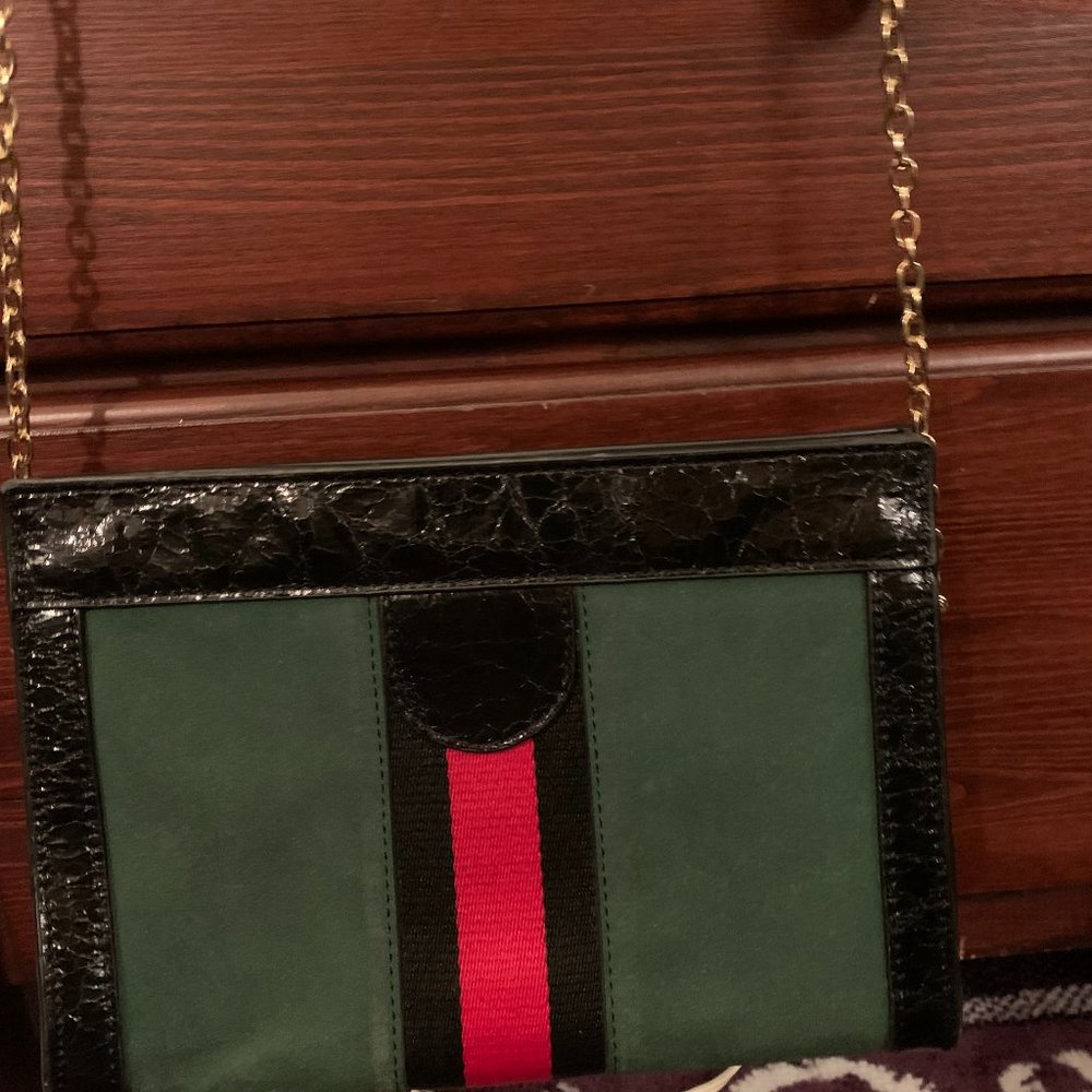 Lookalike purse - Striking!